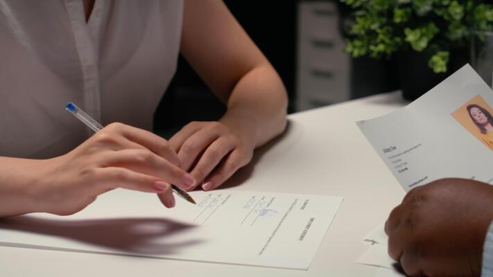 Servicios de notaría y traducción