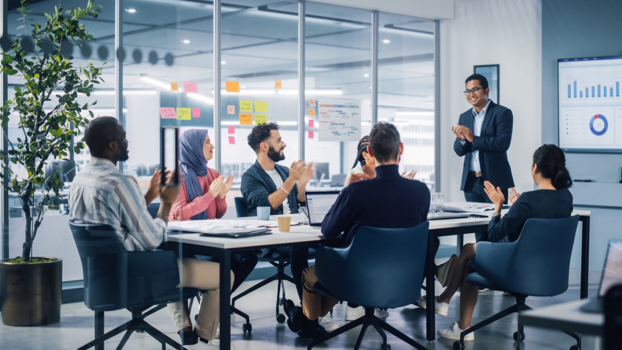 Consultoría profesional en oficina moderna